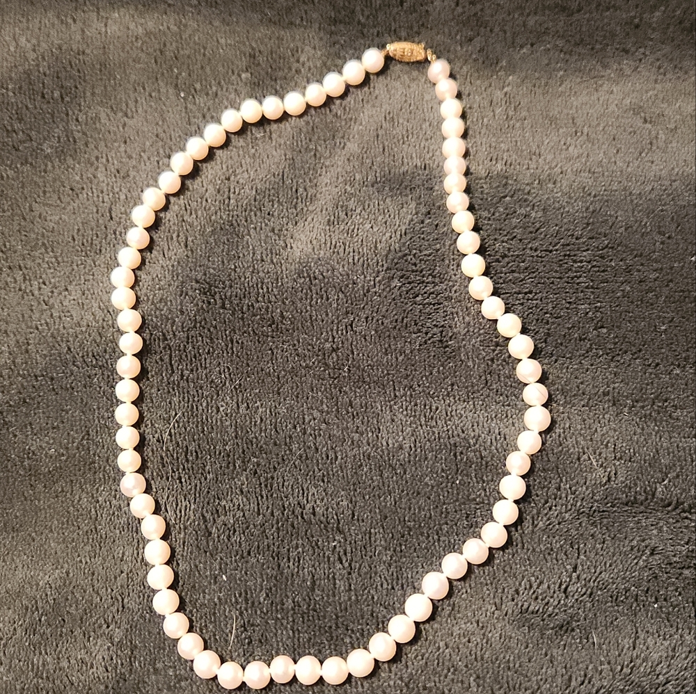 Pearl necklace